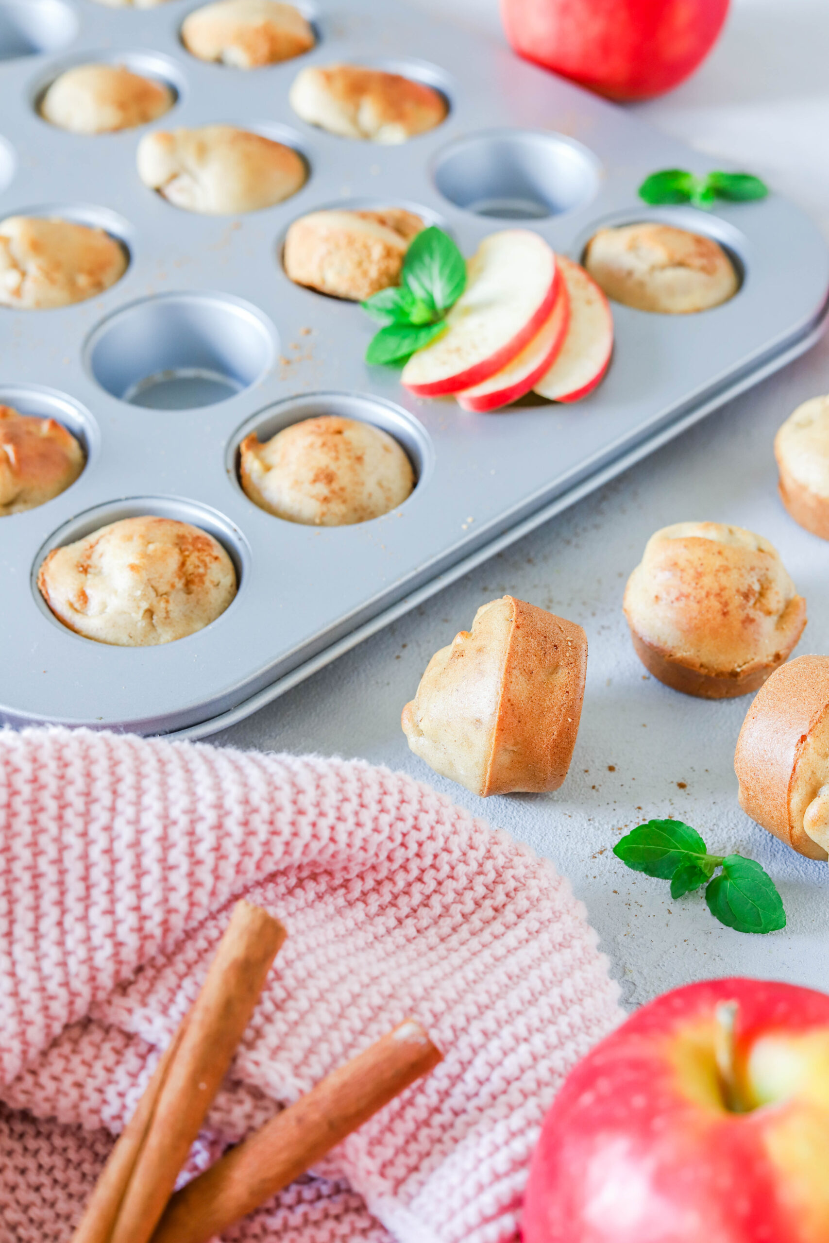 Mini Muffins mit Apfel & Zimt - gesunder Snack