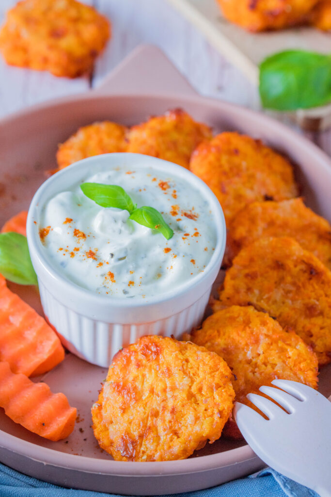 Karotten-Nuggets - herzhafter Snack für Kinder mit Gemüse und Käse