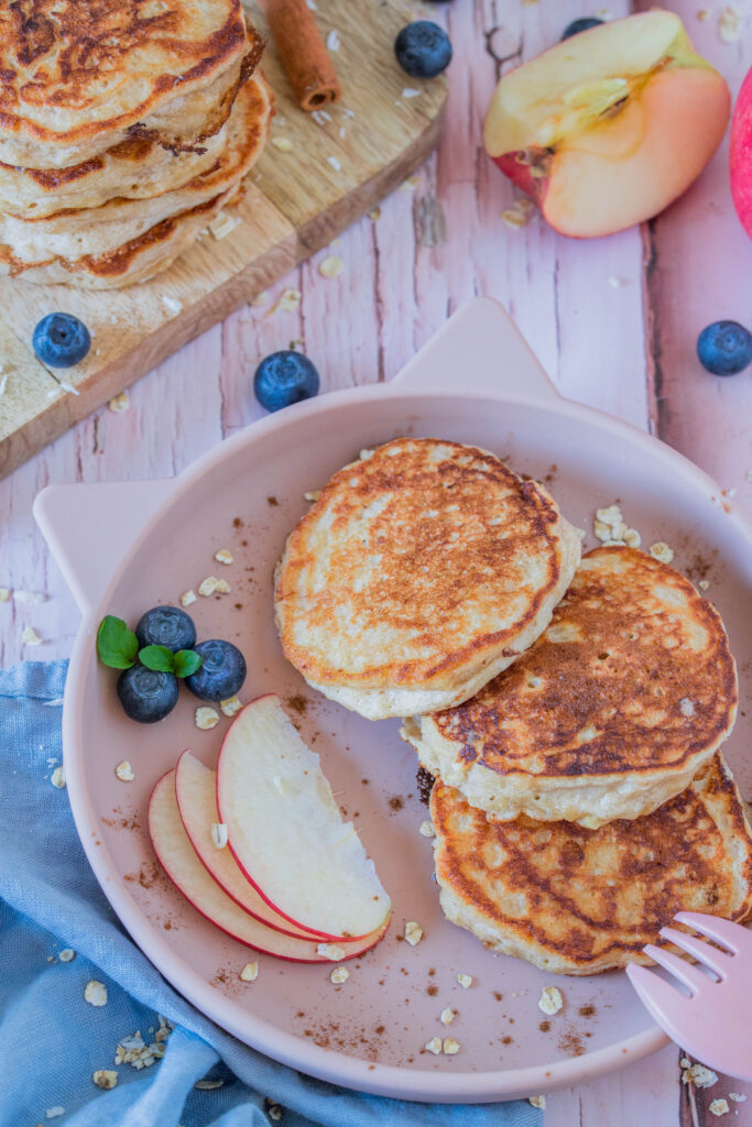 Apfel-Joghurt Pancakes - schneller Snack für Kinder und die ganze Familie